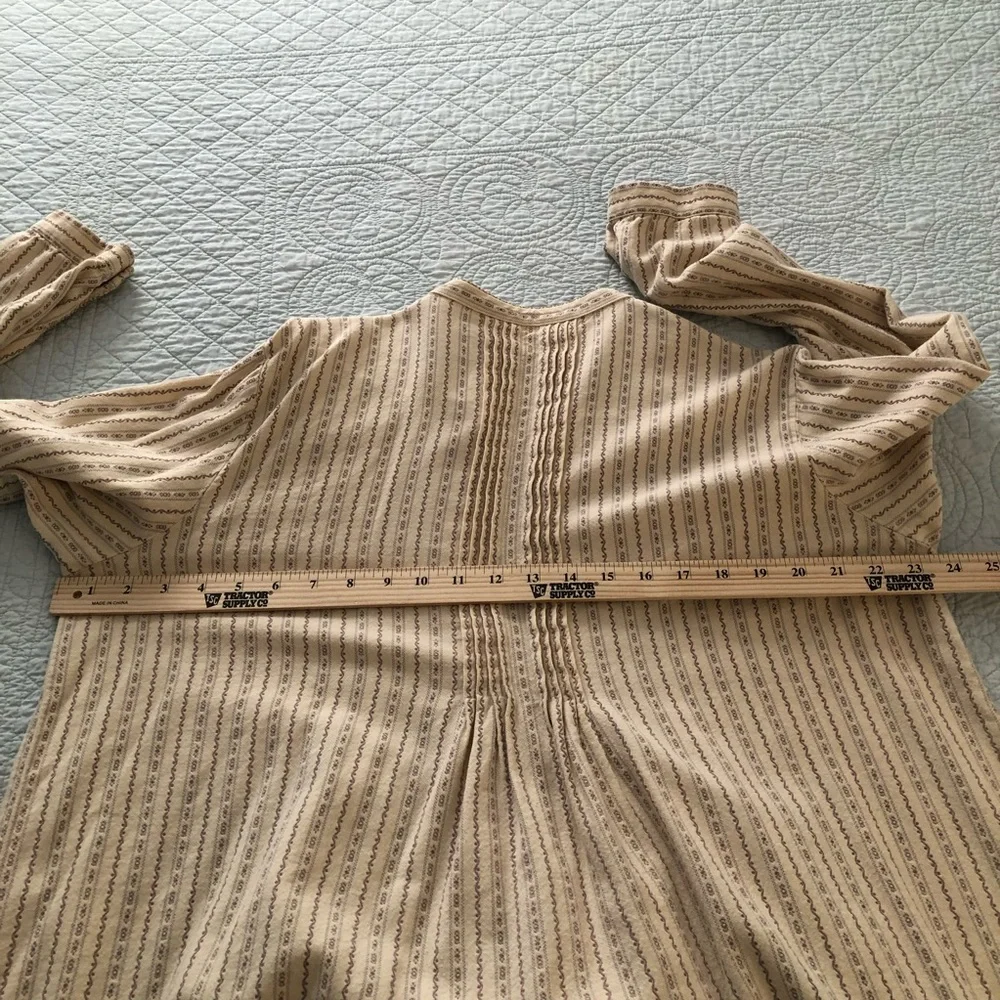 Vintage LL Bean Dobby pintuck nightgown. Size large. - Picture 7 of 8